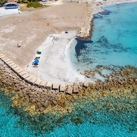 Rustico Porto Pino 30 Mt Dalla Spiaggia Extérieur photo