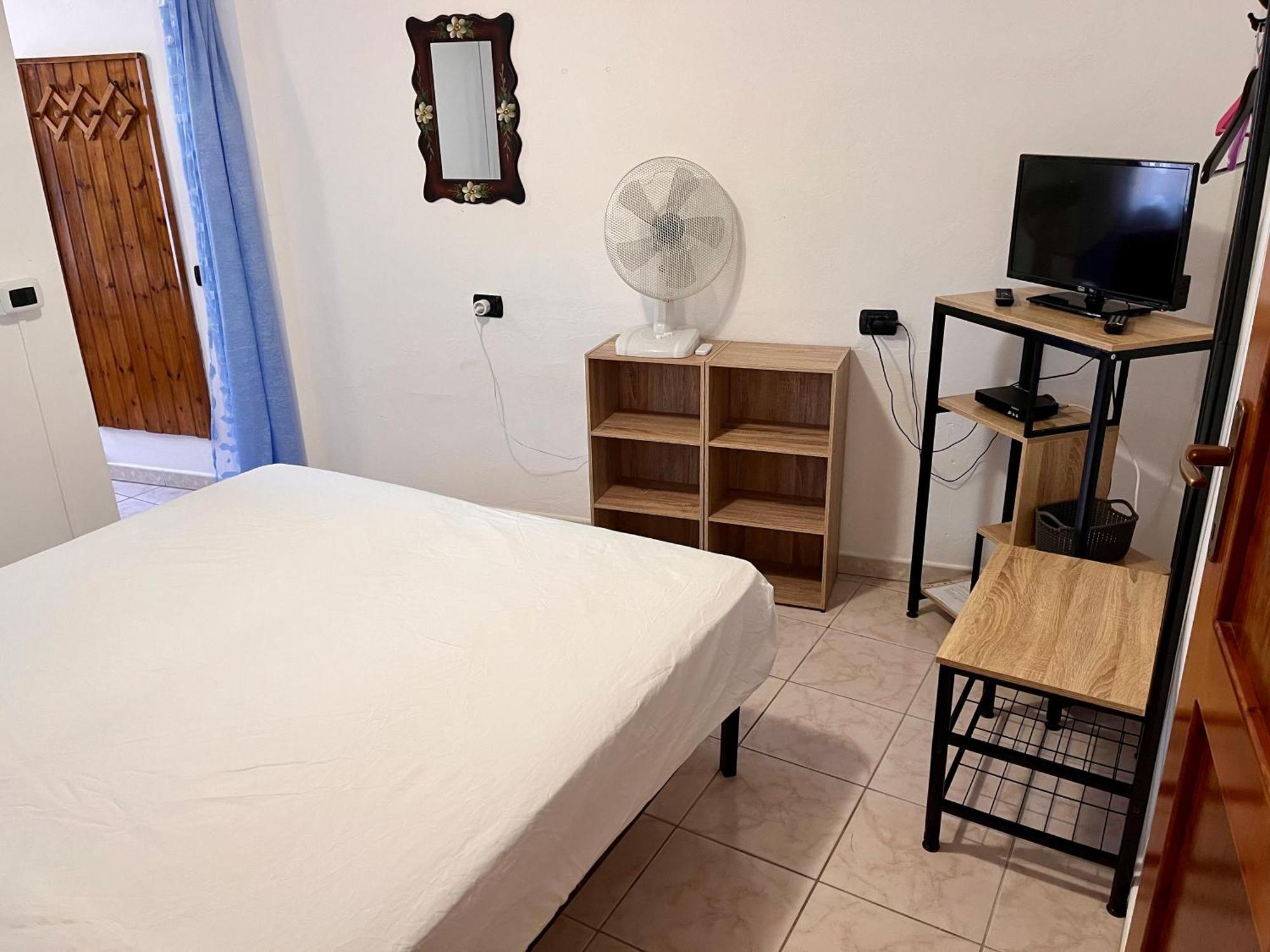 Rustico Porto Pino 30 Mt Dalla Spiaggia Extérieur photo